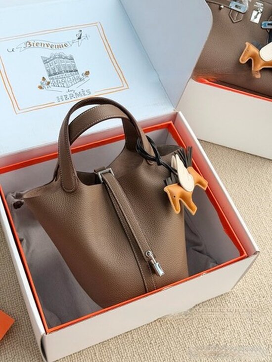 Luxury Bag Handbags - Luxury Grained Leather Bucket Bag Deep Burgundy w/ Gold Hardware